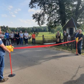 Czerwona wstęga w Nowym Borowym